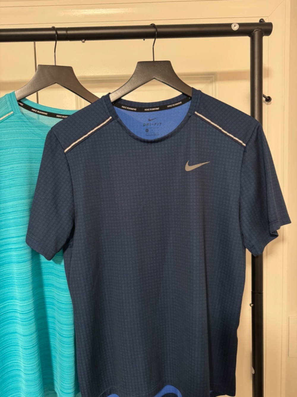 Nike Dri Fit Running Shirts Mens Medium Lot 4 Athletic Workout Tees Bundle - Picture 3 of 6